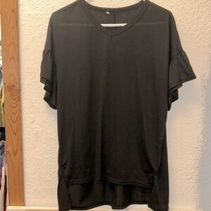 2/$5 bundle sale! 
Women’s top size medium